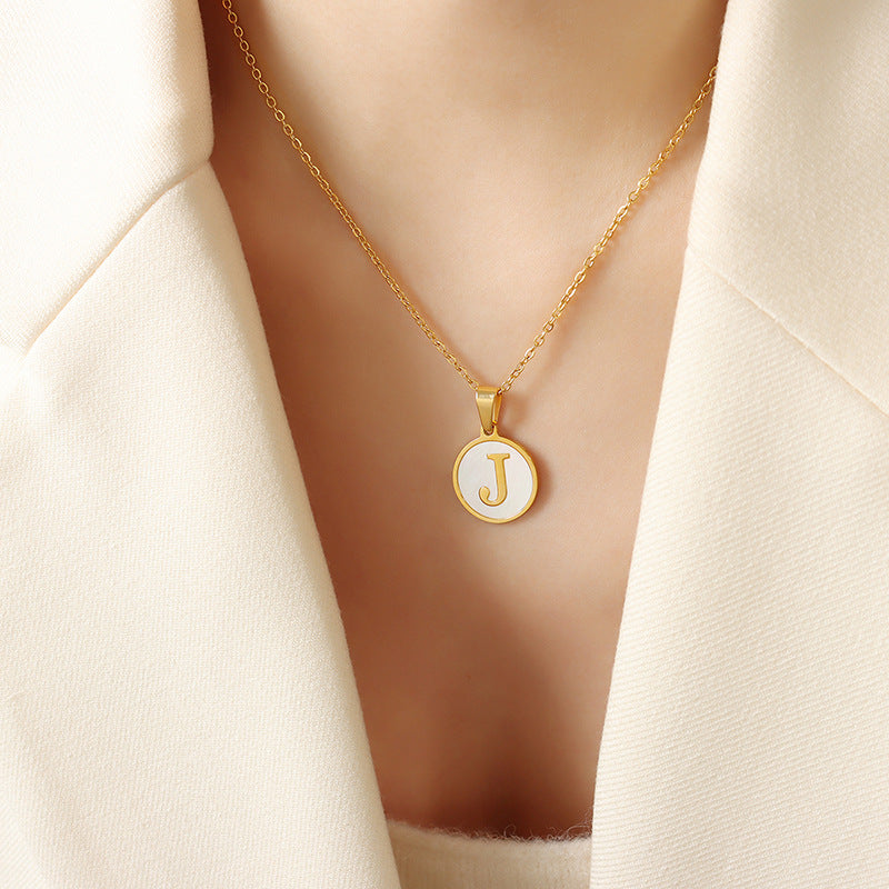 Stylish White Sea Shell Round Necklace with Metal Chain