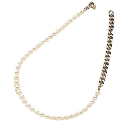 Luxurious French Summer Necklace with Pearl Detailing and Niche Design