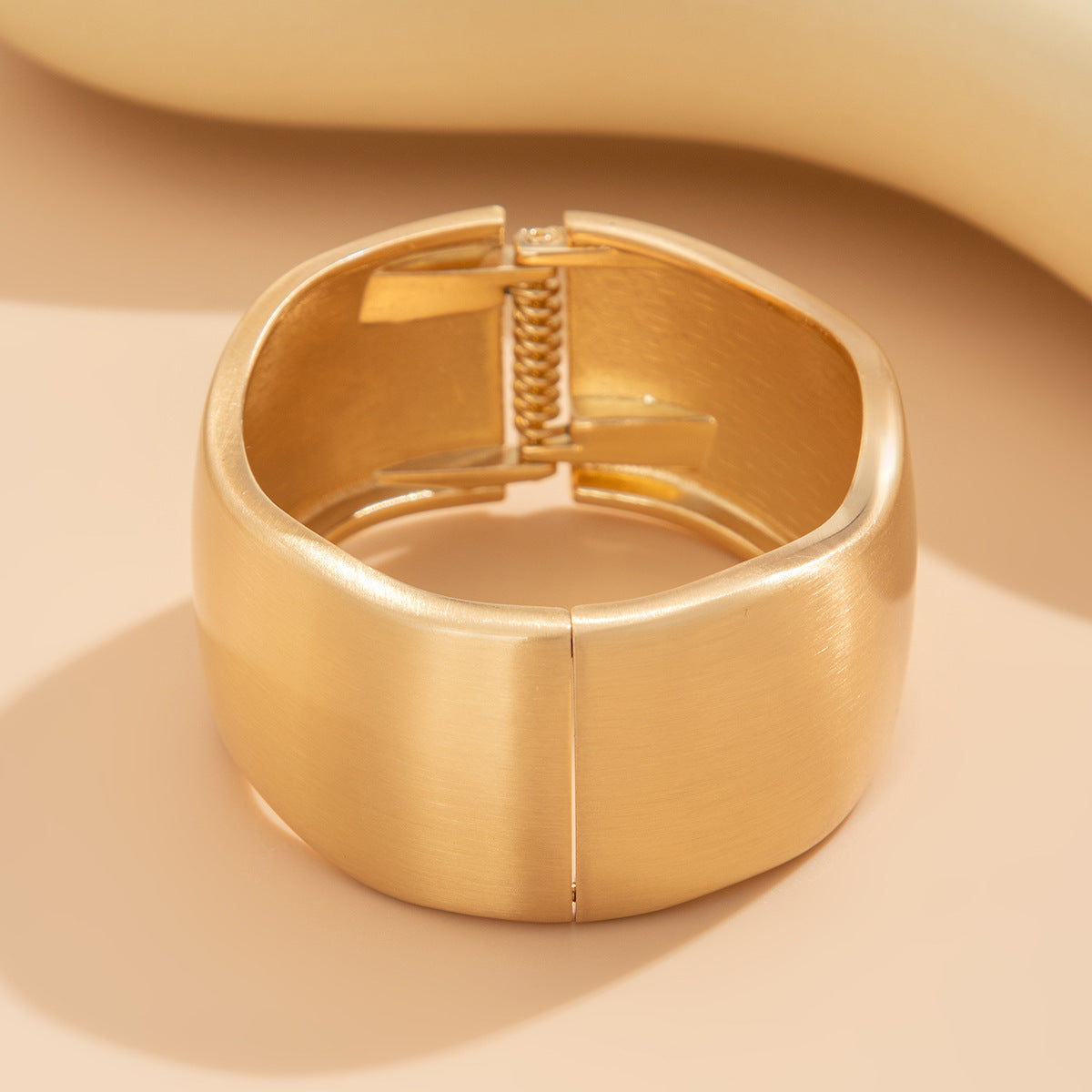 Planderful Vienna Verve Irregular Metal Bracelet For Edgy Punk Fashion Lovers Matte Wide Cuff With Spring Buckle