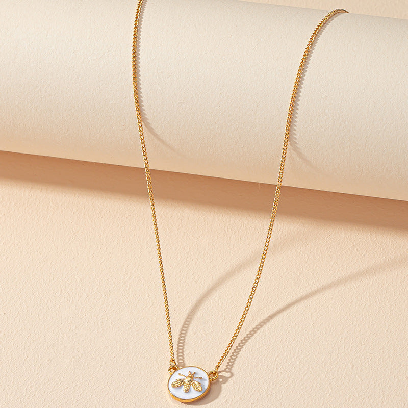Dazzling Vienna Verve Metal Bee Necklace - Exquisite Cross-Border Jewelry Piece