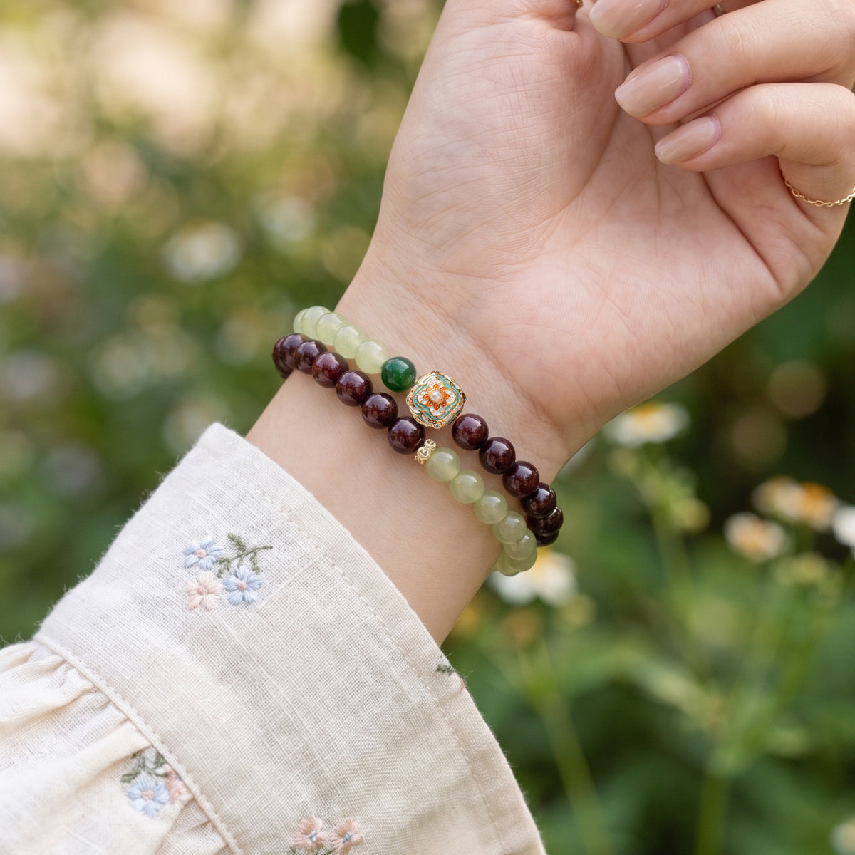 Chalcedony Sandalwood Agarwood Floral Bracelet