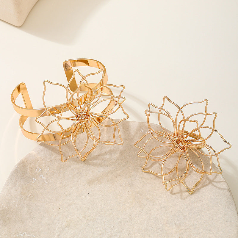 Fashionable Minimalist Metal Flower Bracelet Ring Set Planderful
