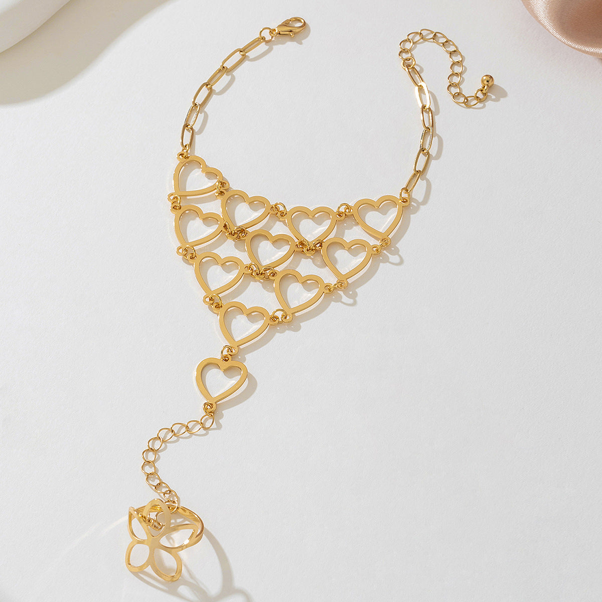 Fashionable Metal Love Flower Bracelet for Stylish Ladies