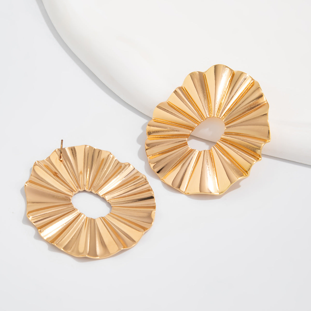Planderful Vienna Verve Earrings – Elegant Sunflower Design