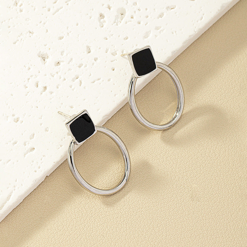 Planderful Vienna Verve Earrings – Simple Geometric Design for Daily Style