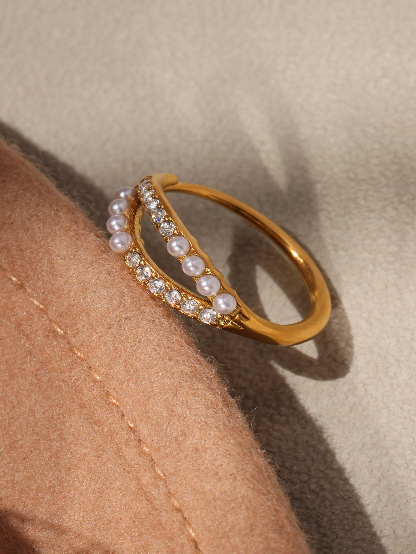 Planderful Unisex Stainless Zircon Ring Fade Resistant