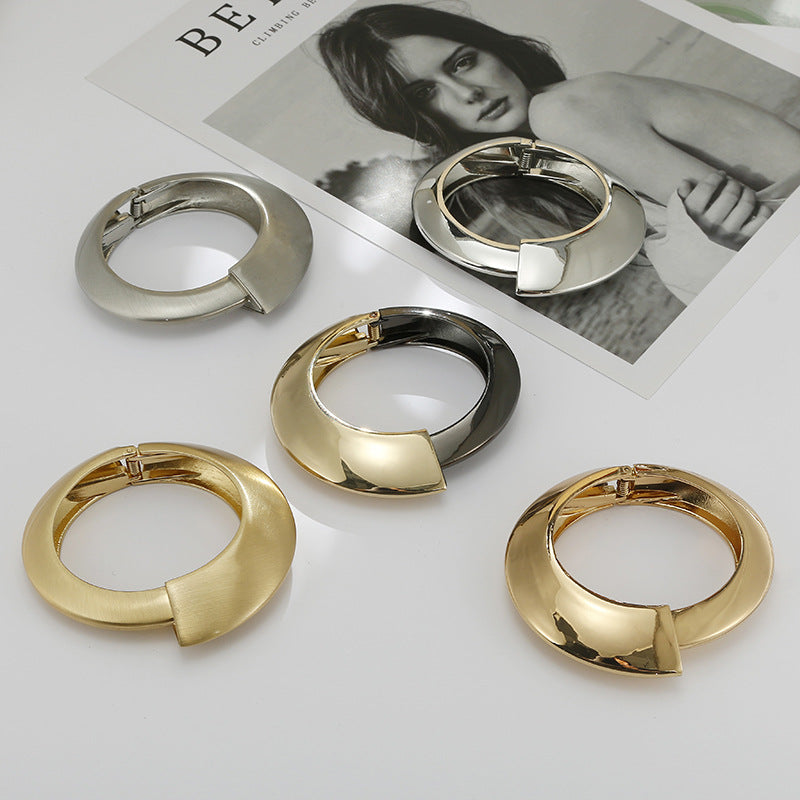 Exaggerated Wind Style Zinc Alloy Bracelet TBA Gram Vienna Verve Collection.