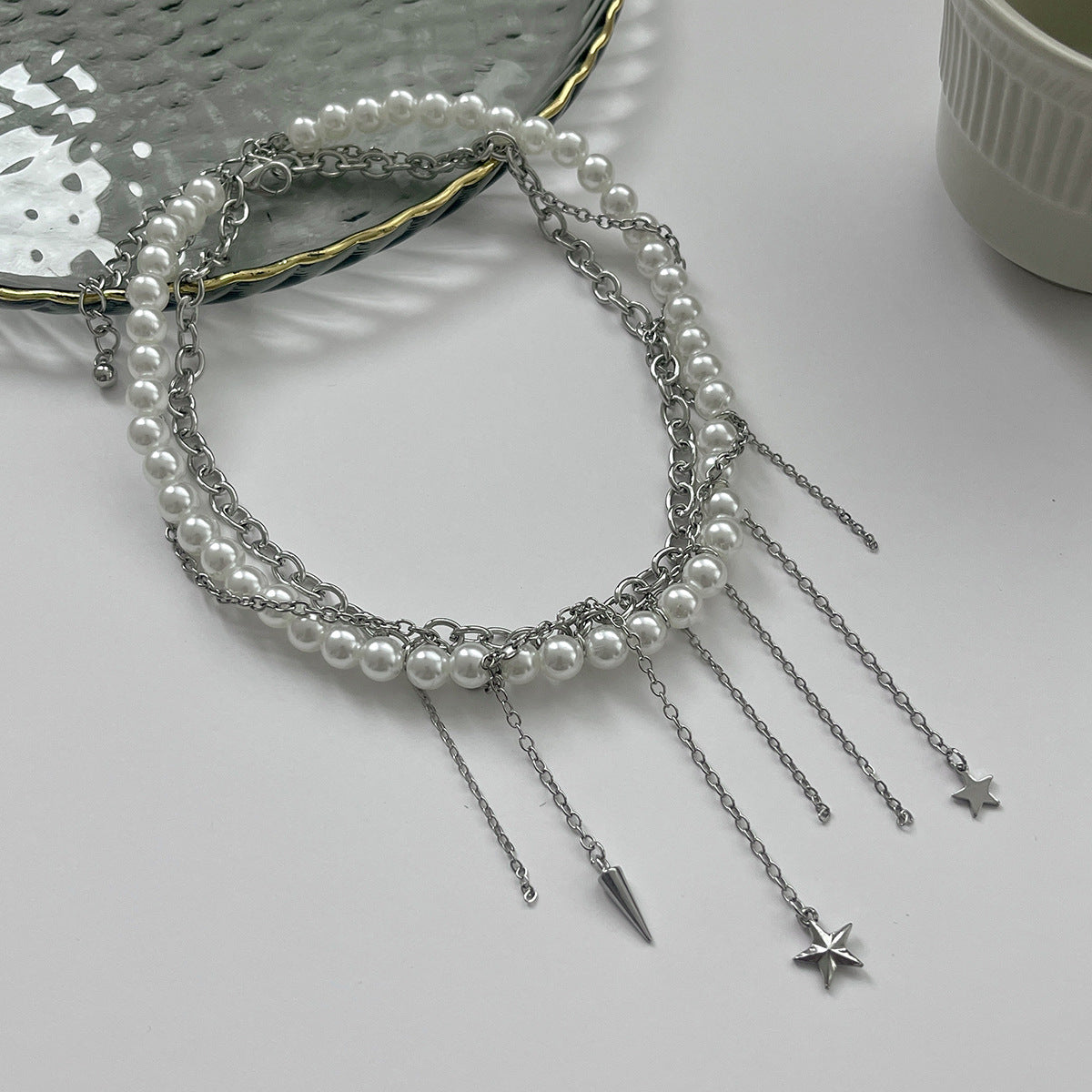 Planderful Vienna Verve Necklace – Elegant Imitation Pearl Design