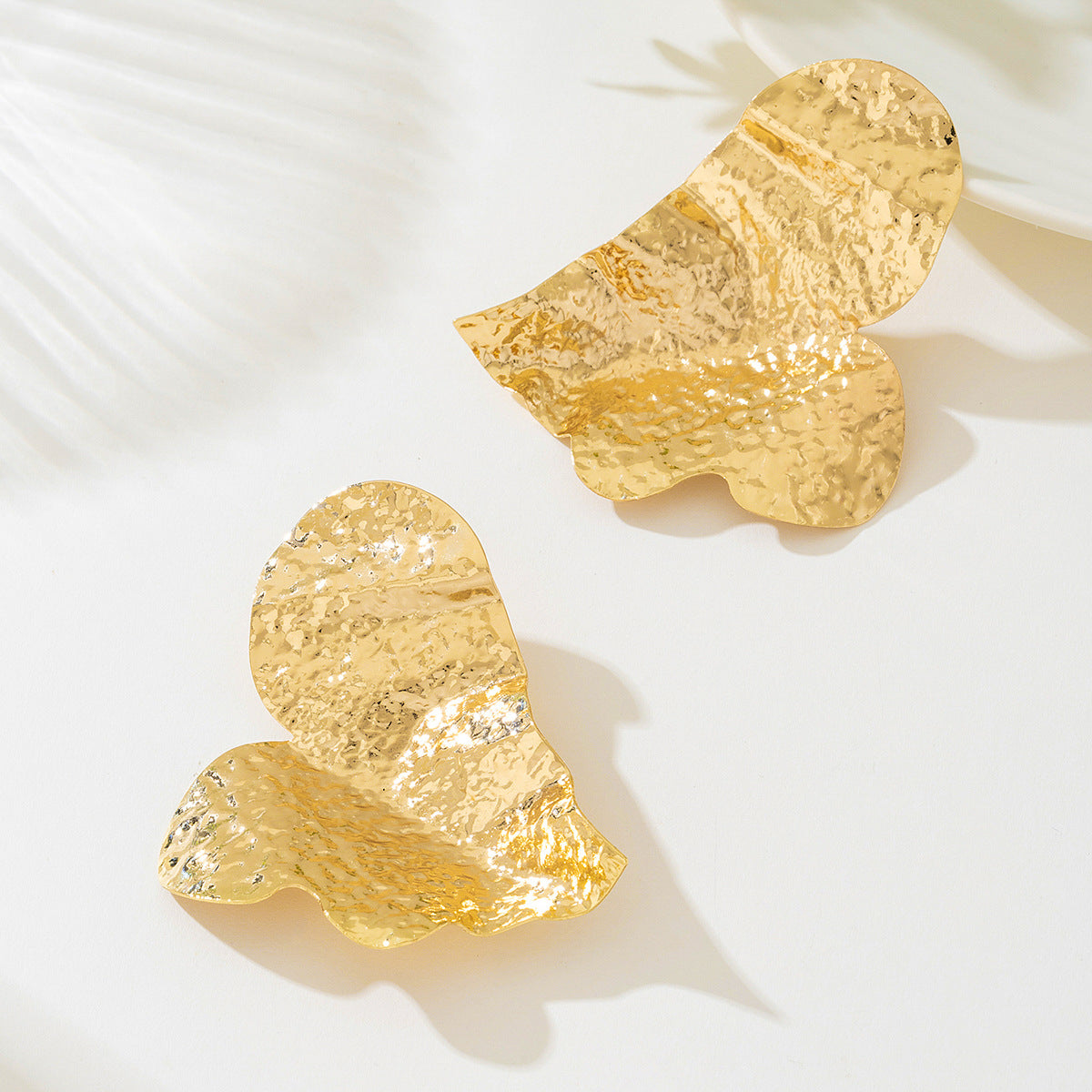 Planderful Vienna Verve Earrings – Fashionable Retro Love Design