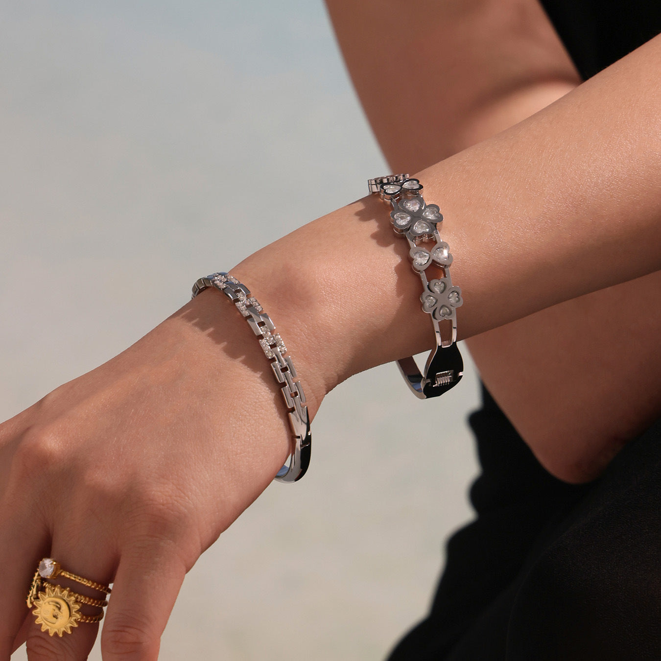 Planderful Zircon Buckle Bracelet Gold Plated For Women