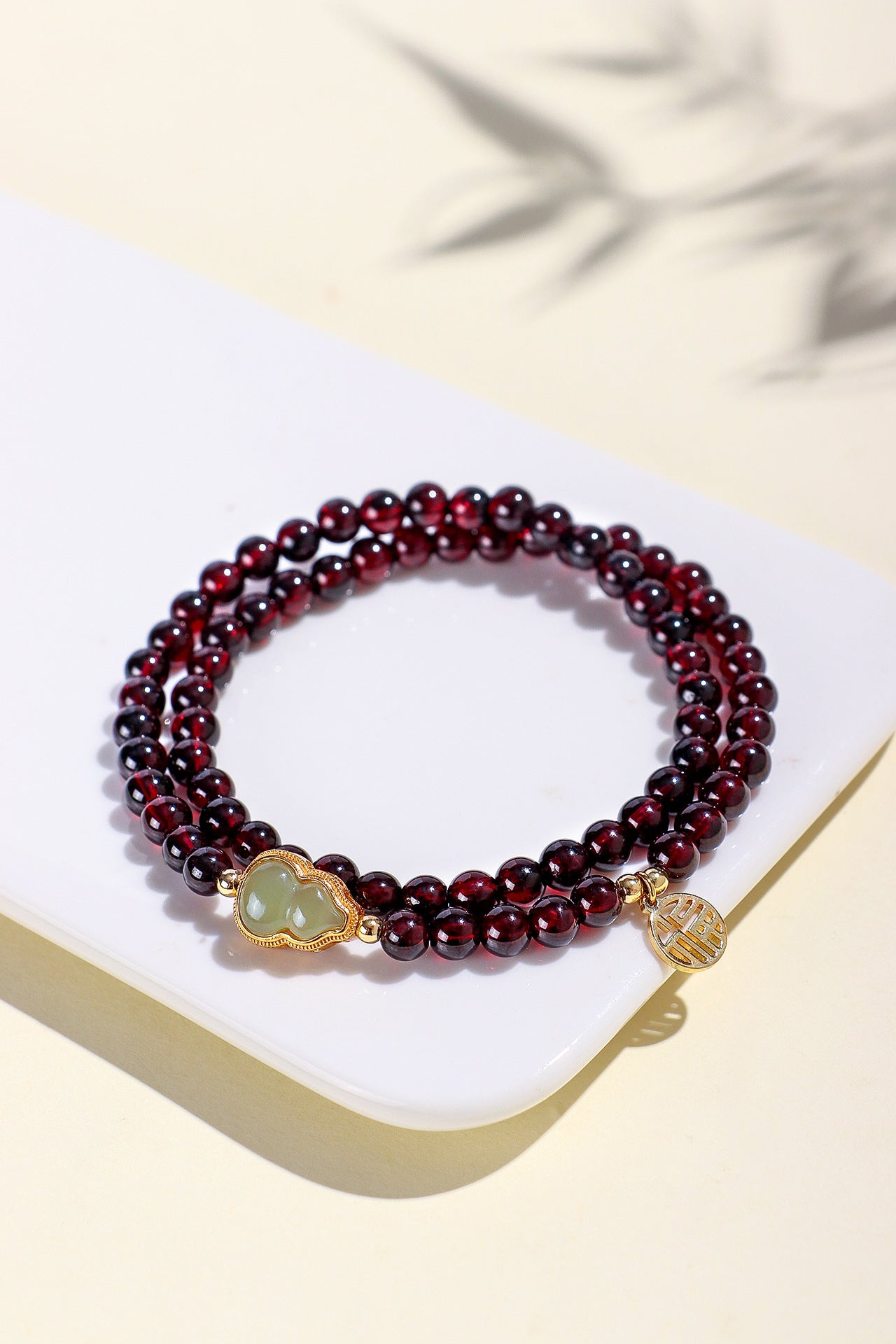 Planderful Fortune's Favor Bracelet – Elegant Natural Garnet and Hetian Jade Design
