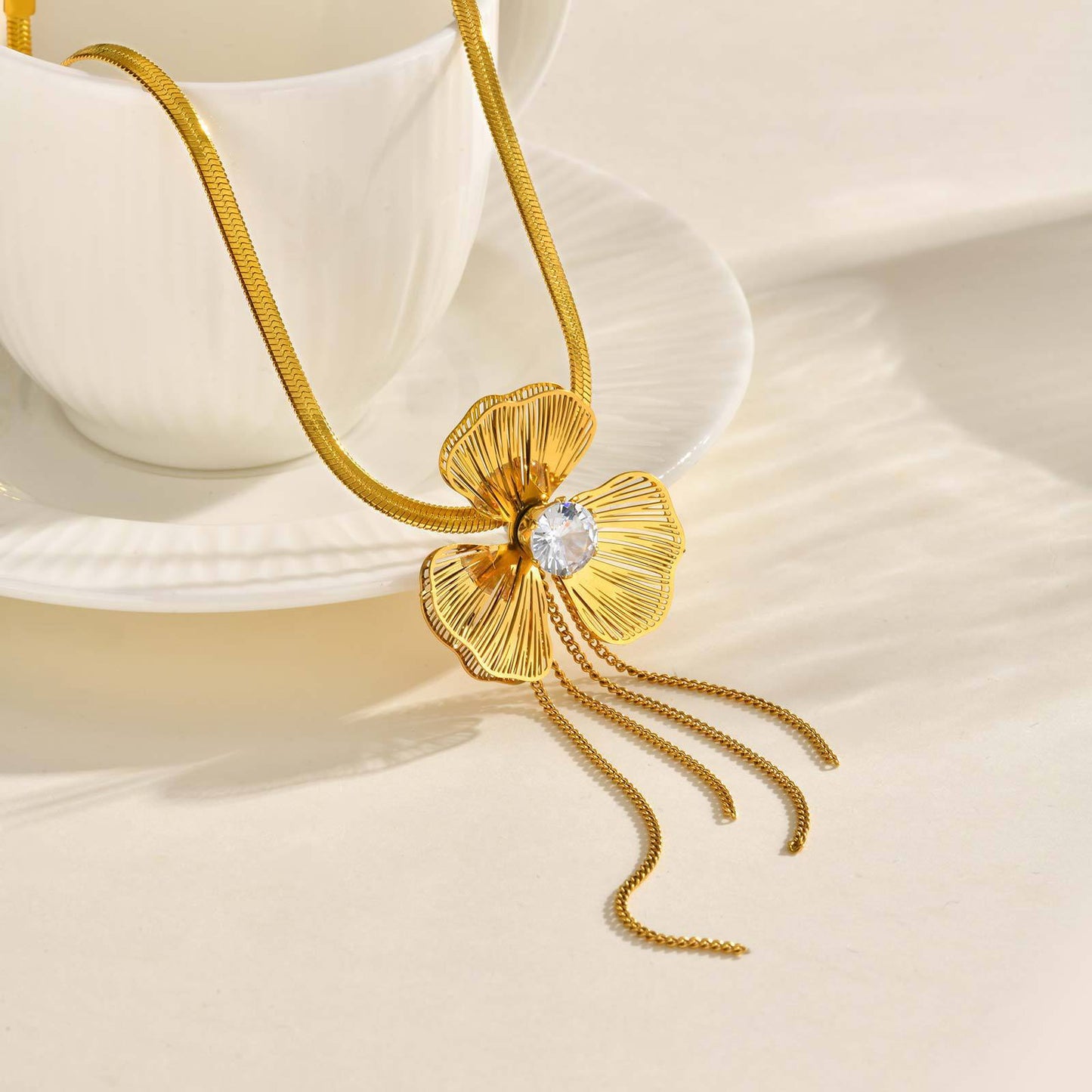 Wind Design Stainless Steel Blade Chain Zircon Clover Y-Shaped Necklace
