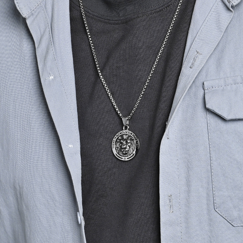 European and American Hip Hop Lion Head Titanium Steel Necklace