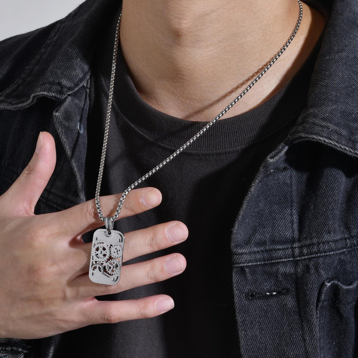 Stainless Steel Gear Pendant Titanium Steel Rotating Gear Necklace