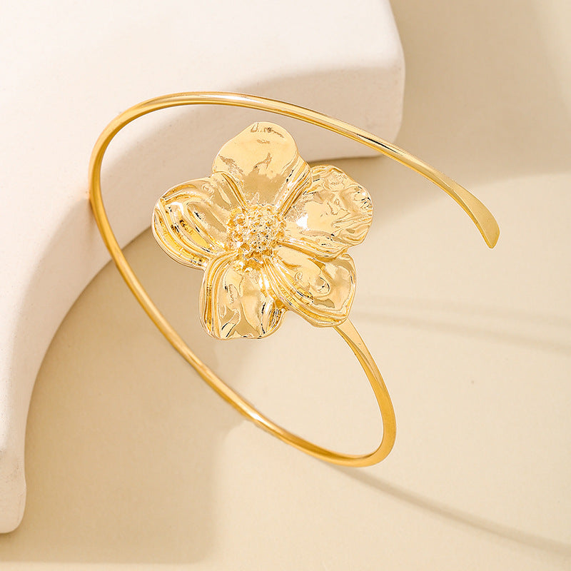 Planderful Vienna Verve Bracelet – Charming Five-Petaled Flower Design