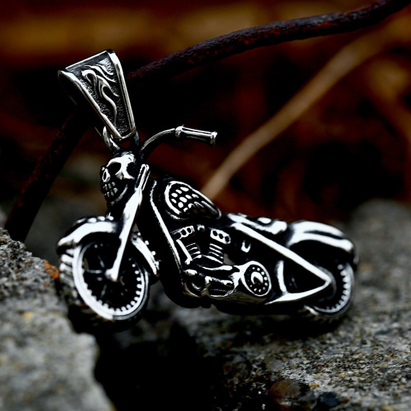 Locomotive – Stainless Steel Skull Motorcycle Pendant – Men's Titanium Steel Pendant Necklace