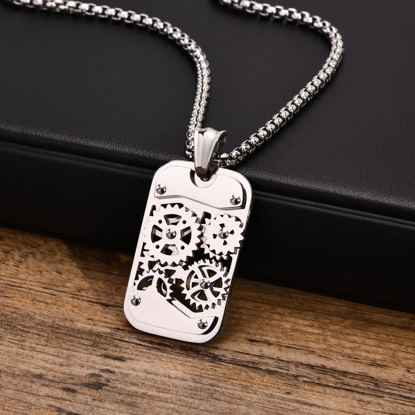 Stainless Steel Gear Pendant Titanium Steel Rotating Gear Necklace