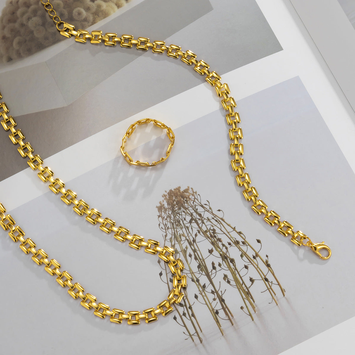 European and American Cross-border Jewelry Decoration Xin Creative Watch Strap Single Layer - Women's Metal Square Collar Necklace