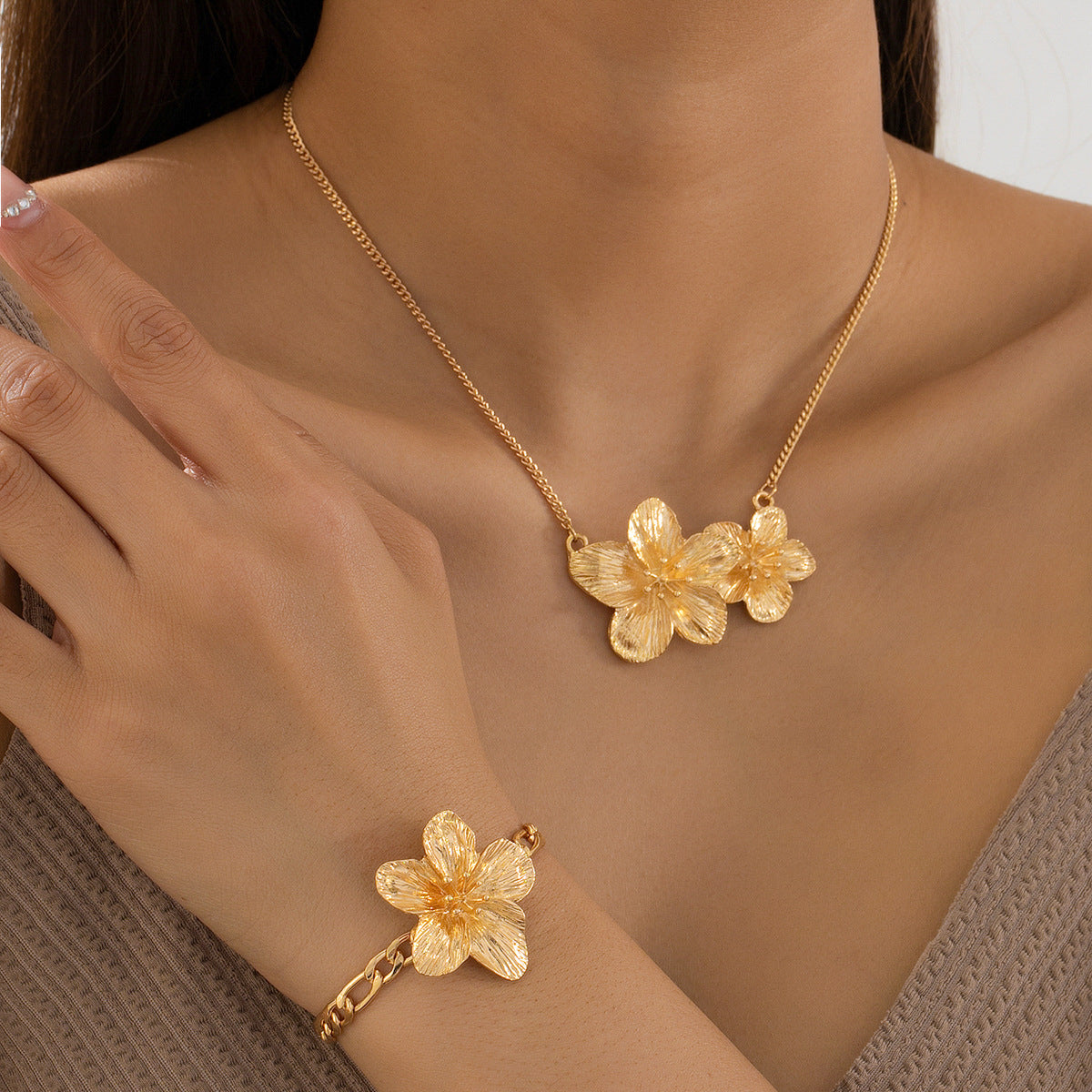 High-End Metal Flower Jewelry Set for Fashion Lovers