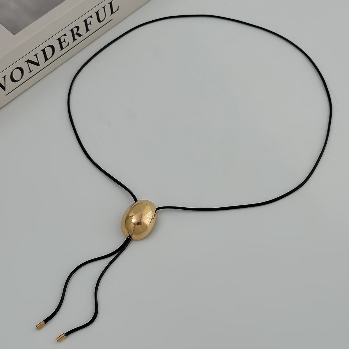 Glossy Semicircle Cord Necklace