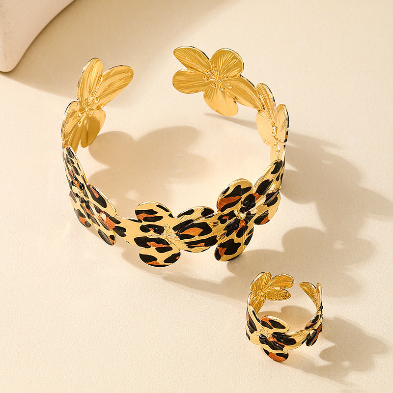 Fashionable Metal Leopard Print Bracelet Ring Set for Women