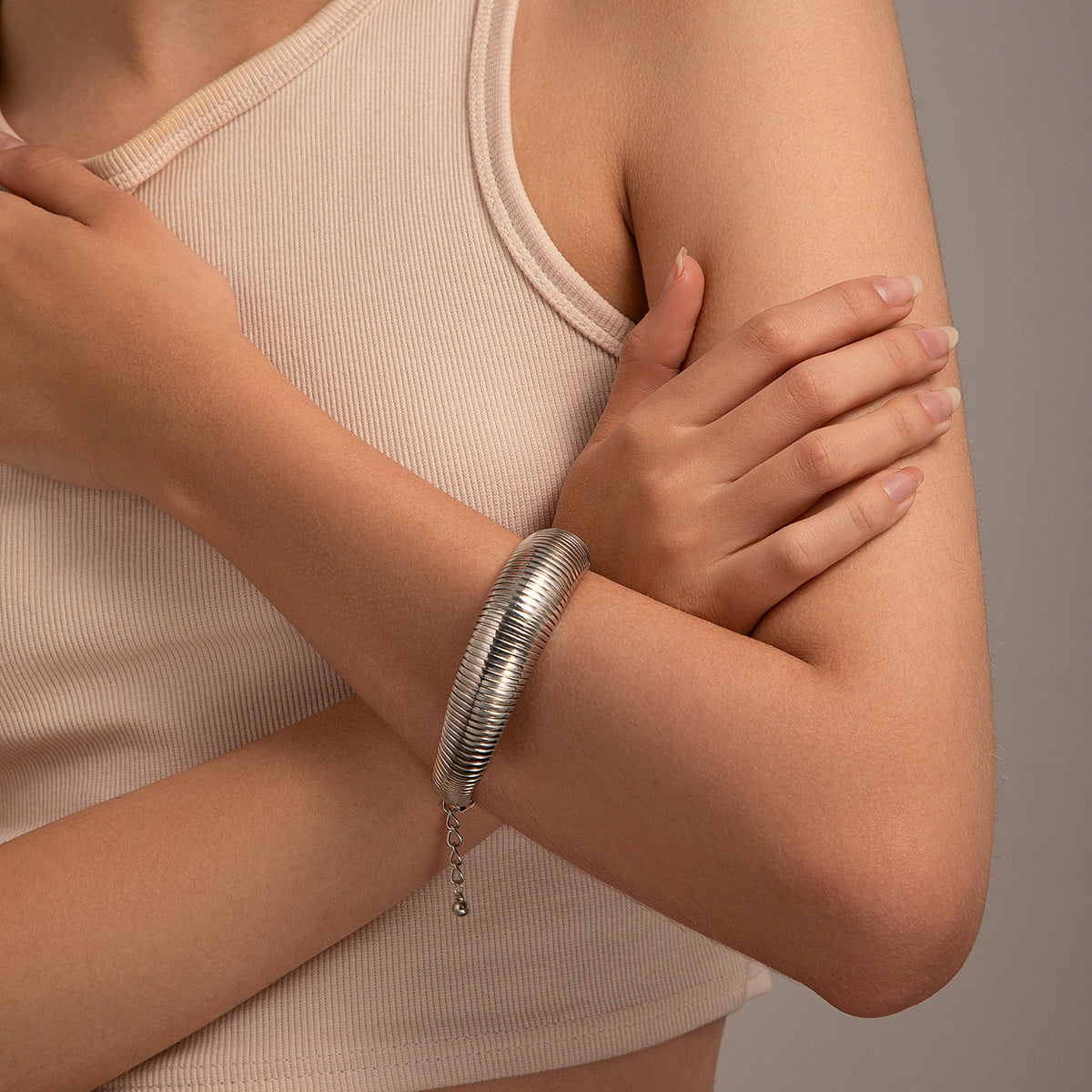 Sleek and Stylish Snake Bone Necklace for Women, Choker Exuding Personality and Fashion