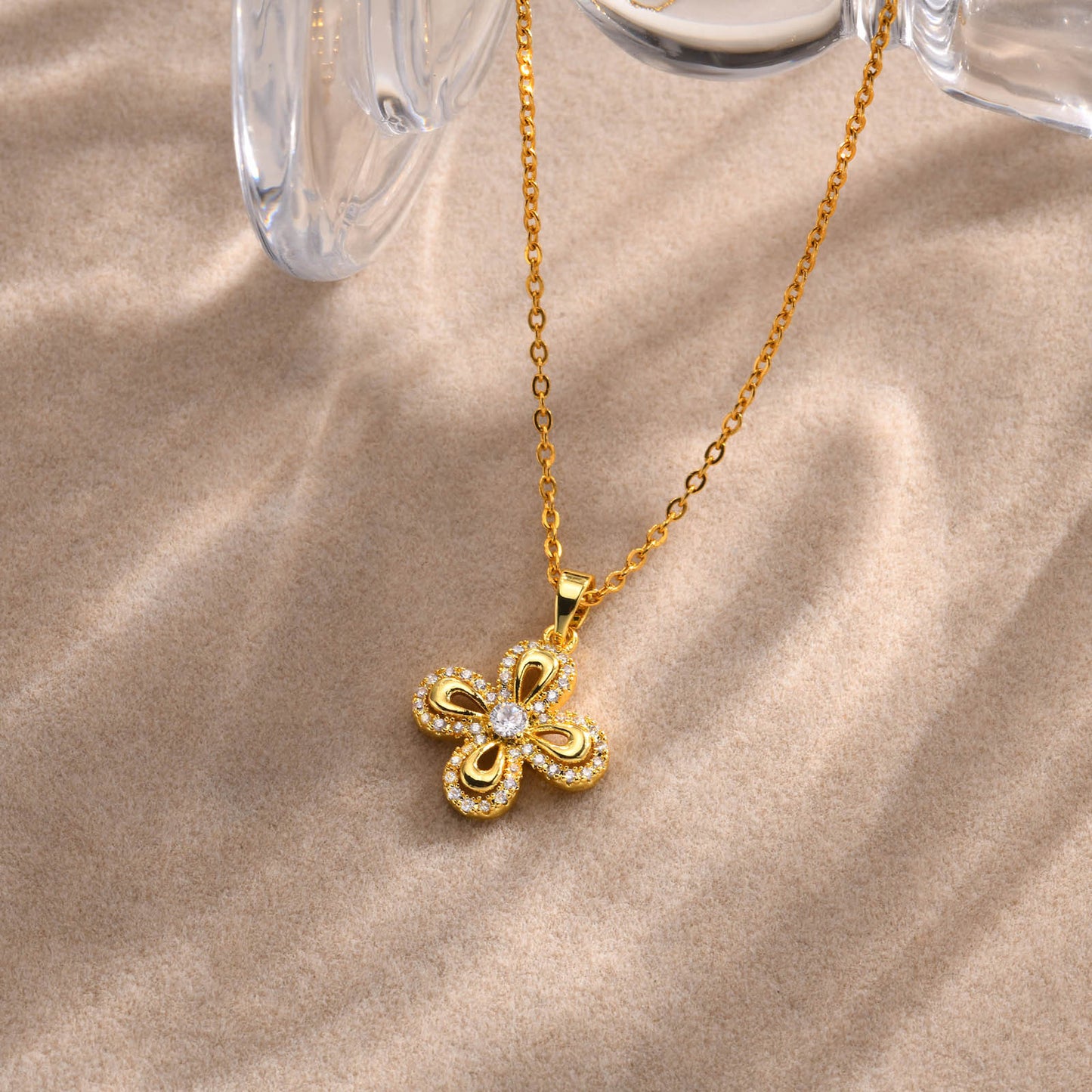 Zircon Flower Pendant Necklace in Gold Copper Jewelry Wholesale