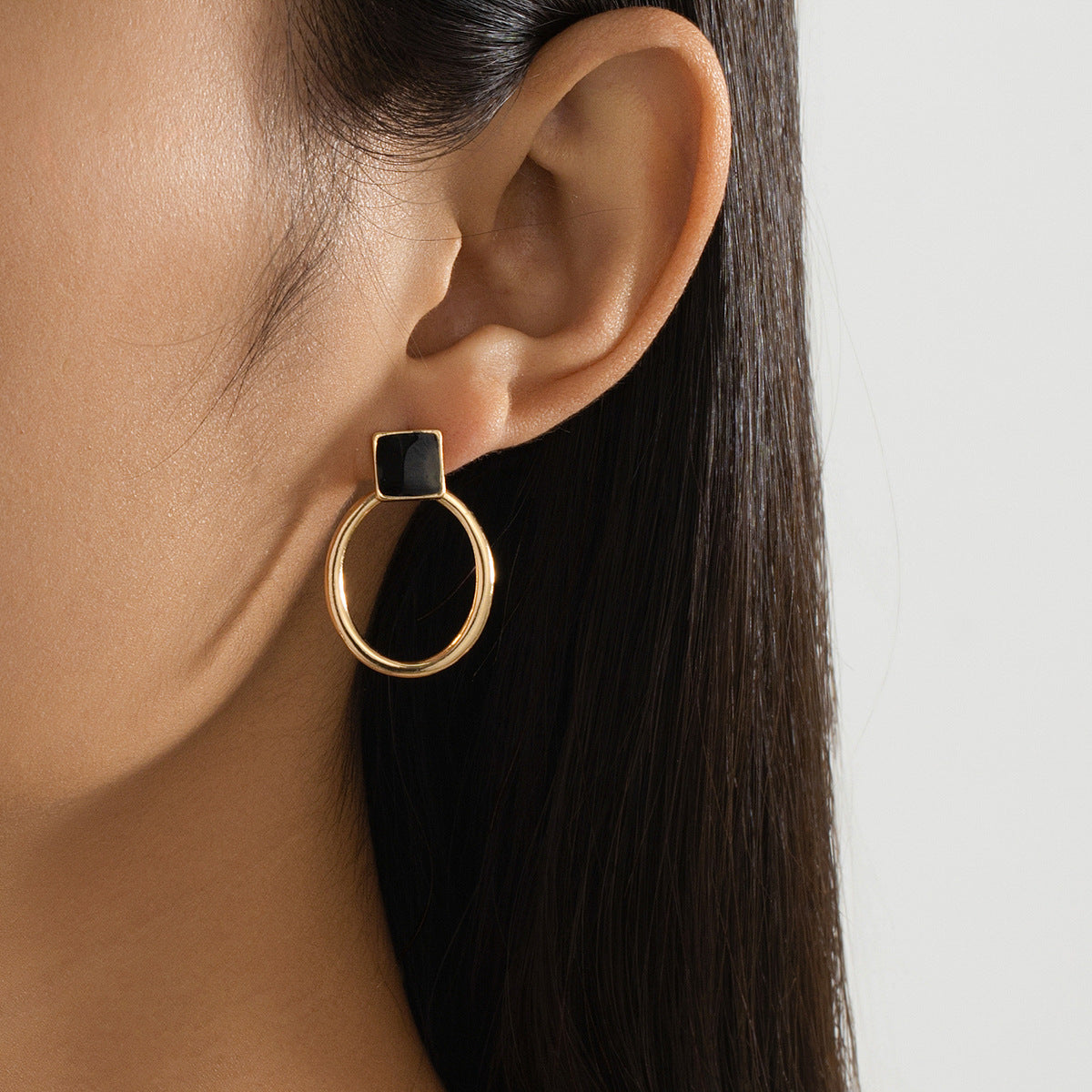 Planderful Vienna Verve Earrings – Simple Geometric Design for Daily Style