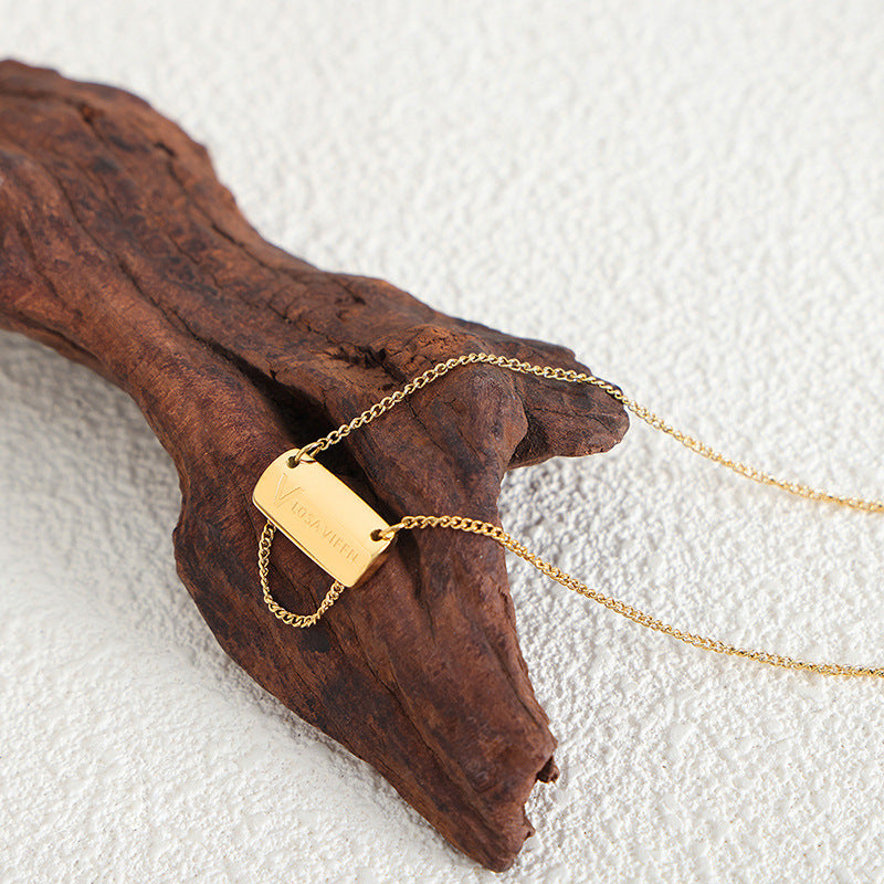Luxury Square English Letter Pendant Necklace with Gold Plated Titanium Chain