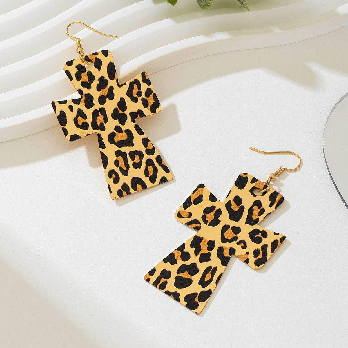 Planderful Vienna Verve Earrings – Stylish Metal Leopard Print Design