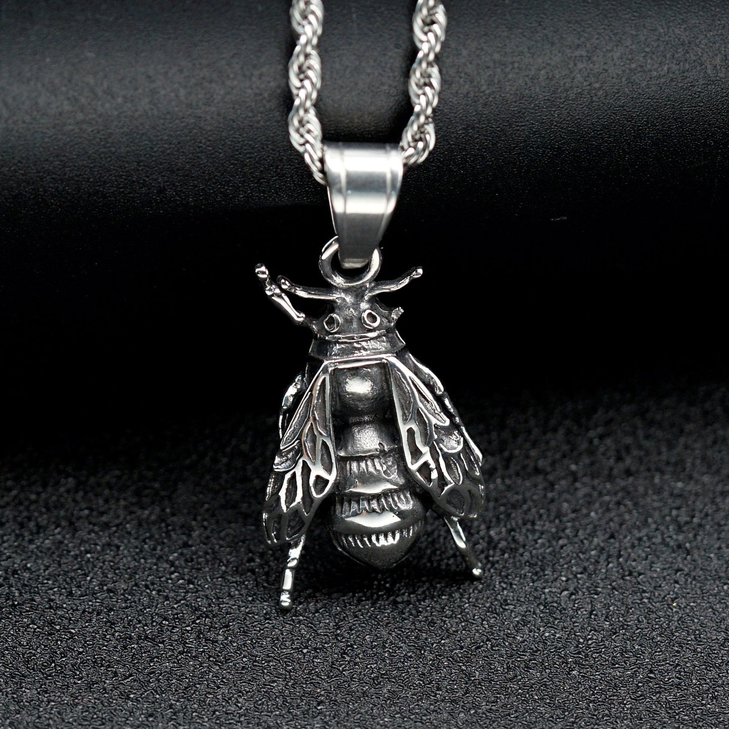 Steel Necklace – Dainty Bee Pendant