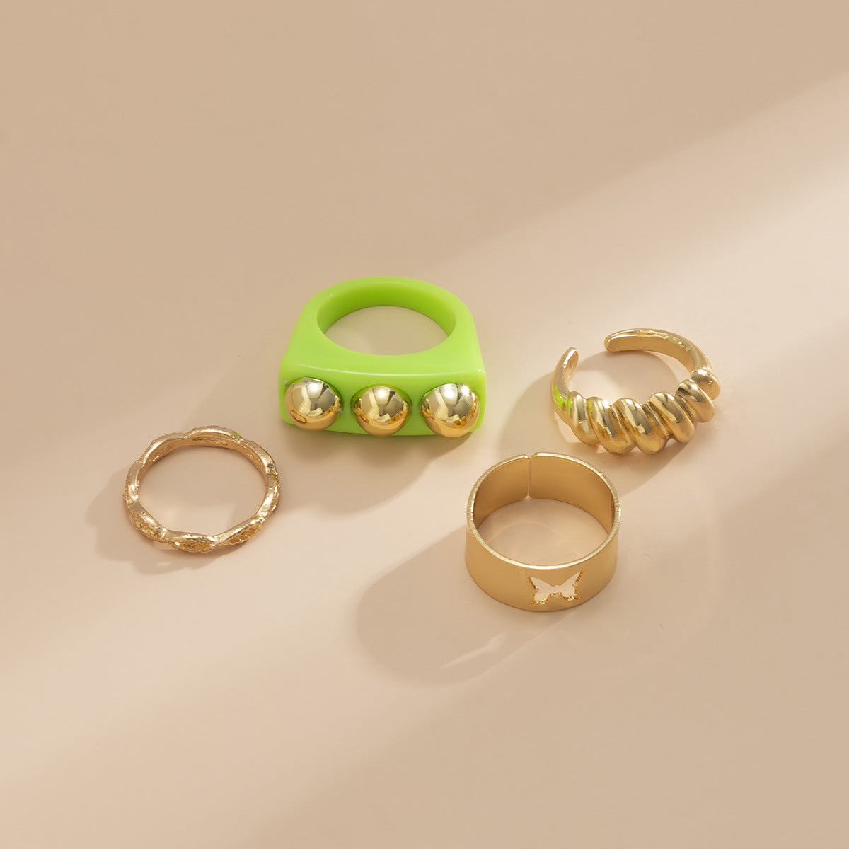 Butterfly Hollow Set Ring and Geometric Thread Bracelet from Vienna Verve Collection