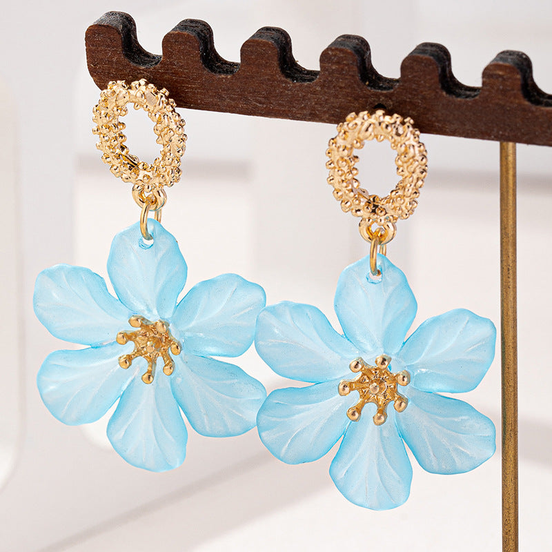 Planderful Vienna Verve Earrings – Fashionable Acrylic Flower Design