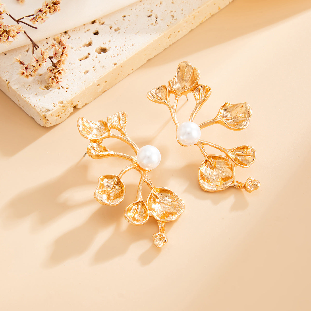 Planderful Vienna Verve Imitation Pearl Leaf Stud Earrings For Women Elegant 3D Flower Geometric Design