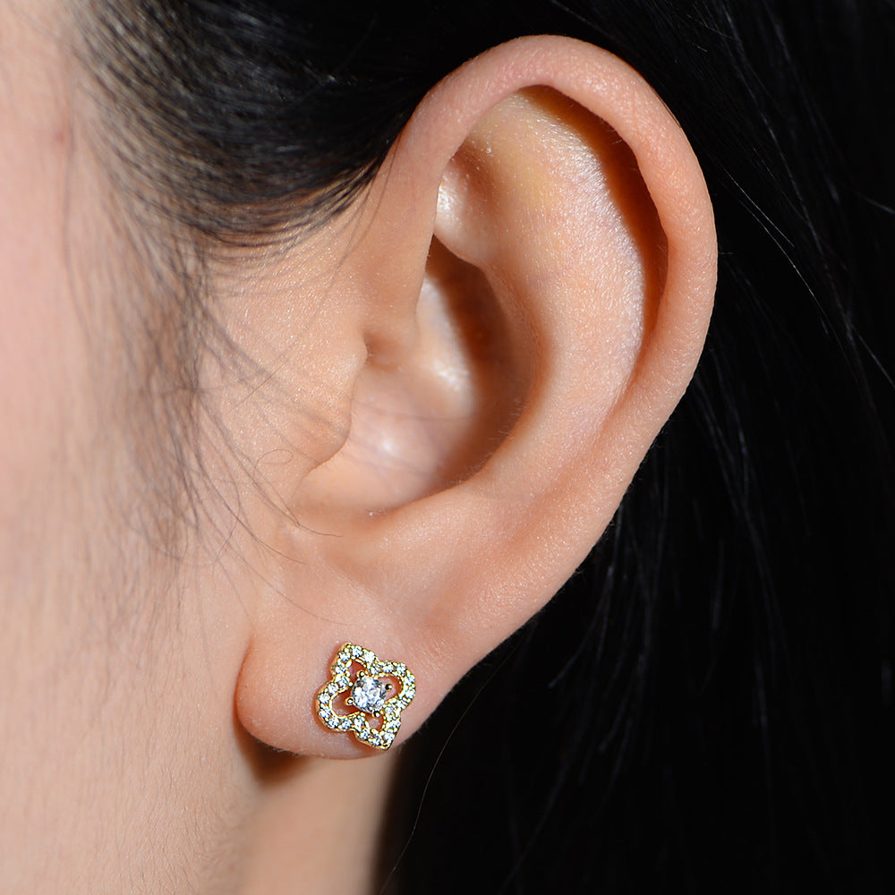 S925 Sterling Silver Four-Leaf Clover Inlaid Zircon Stud Earrings 'S Hollow Zircon Earrings