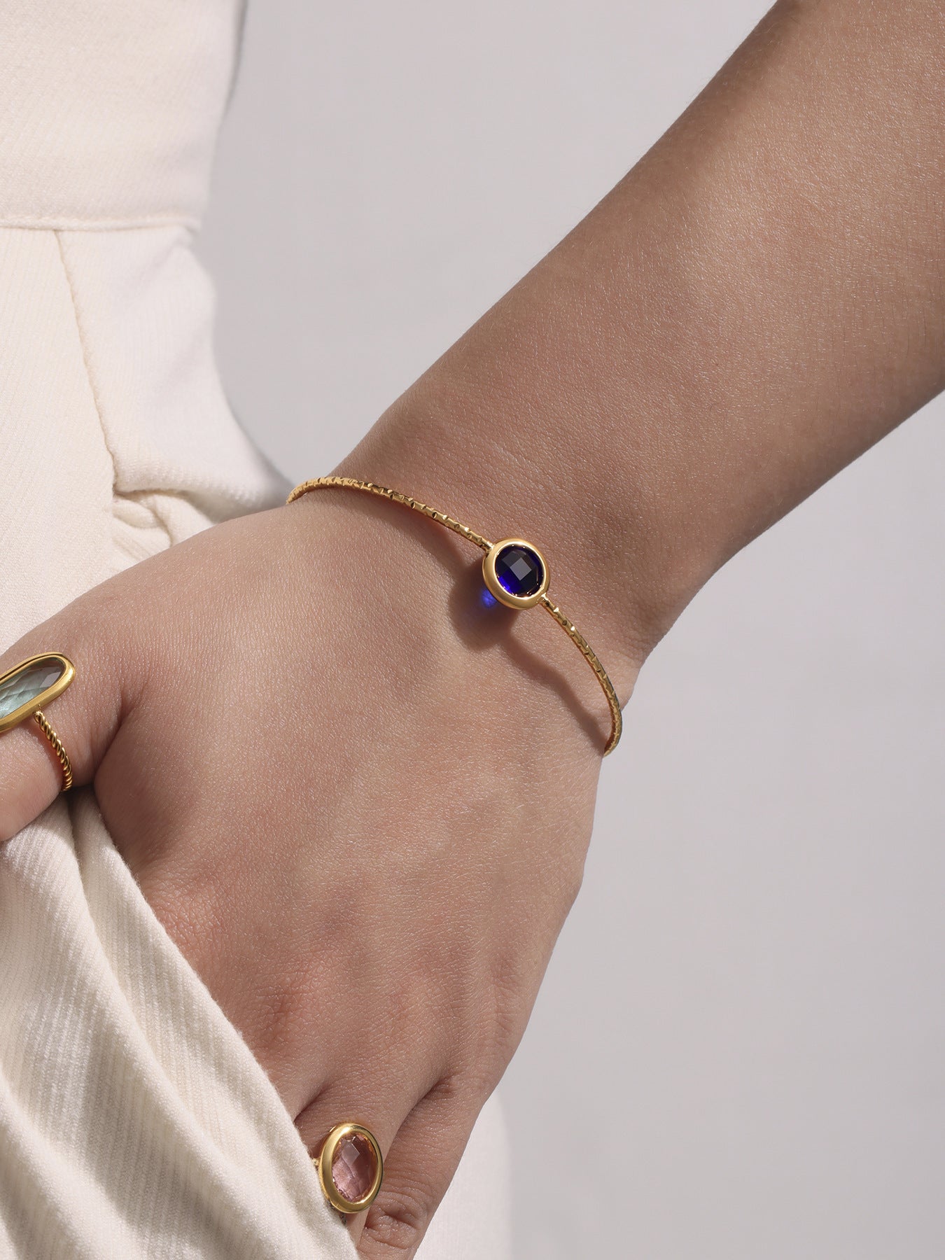 Planderful Round Cut Czech Glass Bracelet Fine Luxury Women