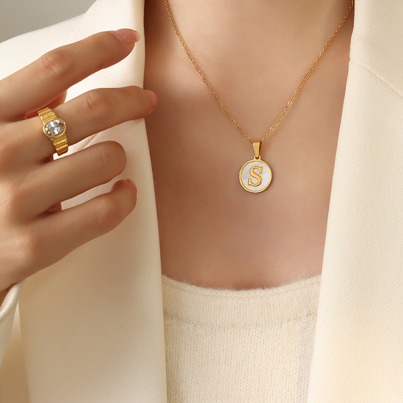 Stylish White Sea Shell Round Necklace with Metal Chain