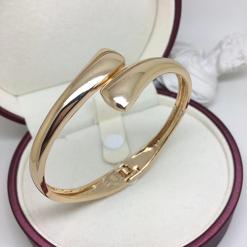 Street Chic Rose Gold Bracelet - Trendy Wholesale Accessory for Women, Perfect for Fashionable Outfits