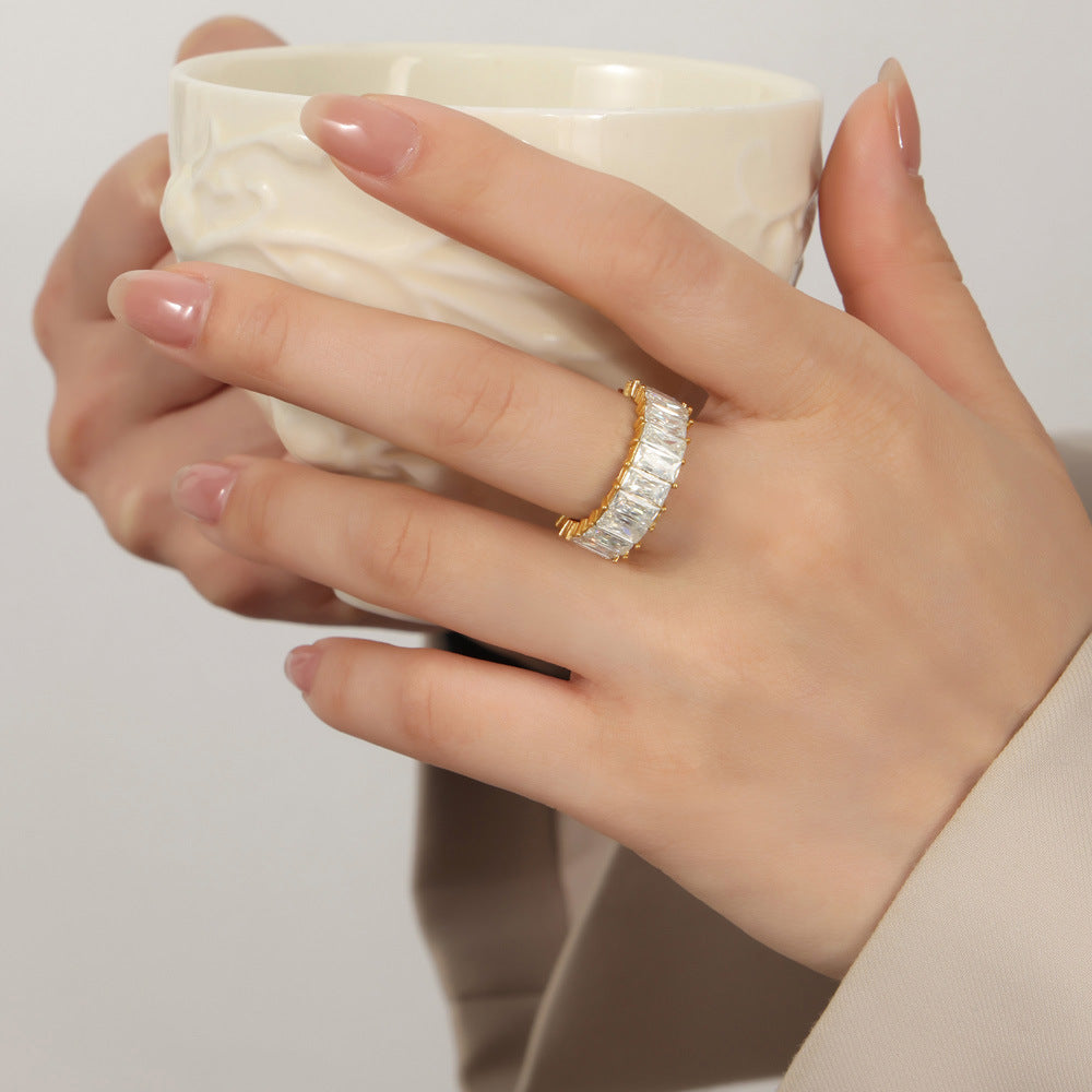 Luxurious Gold-Plated Zircon Titanium Steel Ring for Women