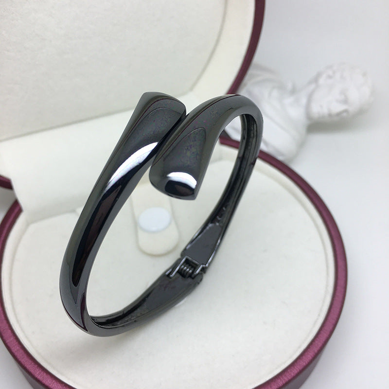 Street Chic Rose Gold Bracelet - Trendy Wholesale Accessory for Women, Perfect for Fashionable Outfits