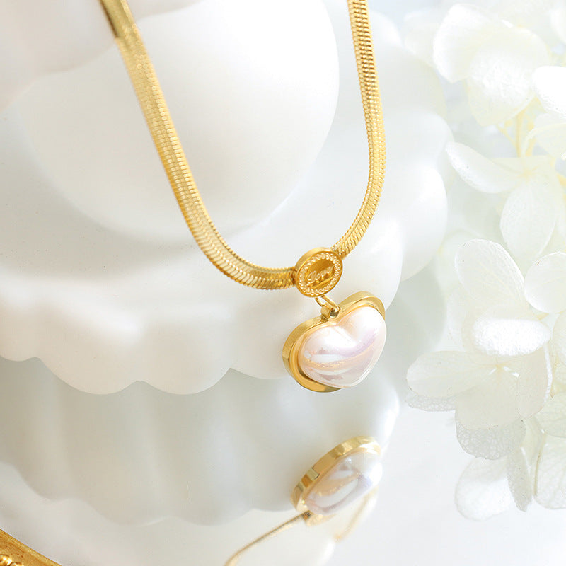 Heart-Shaped Bead Blade Chain Necklace with Celebrity Style
