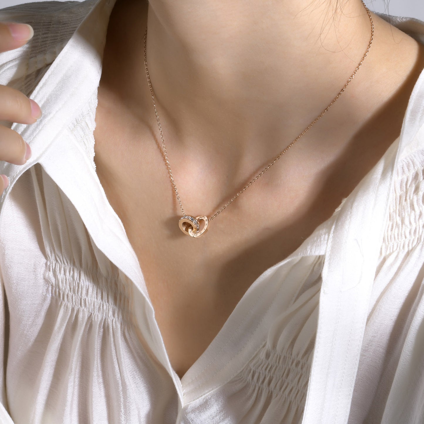 Hot-Selling Titanium Steel Roman Double Ring Necklace Rose Gold