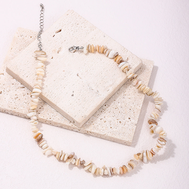 Planderful Vienna Verve Necklace – Fashionable Multicolored Glass Stone Design