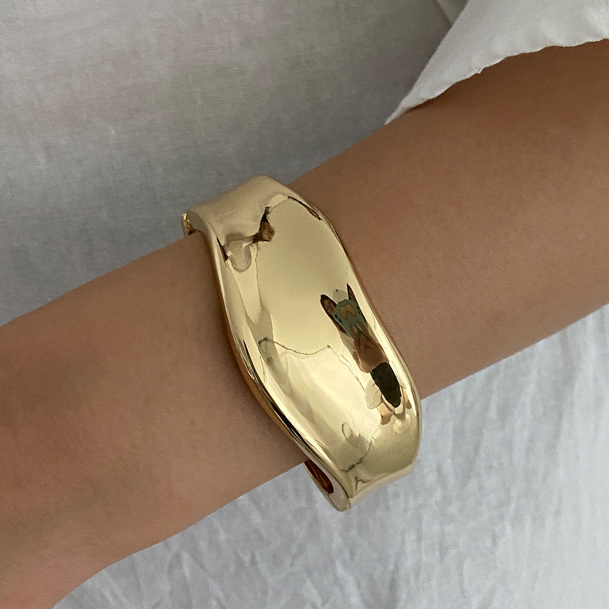 Planderful Metal Alloy Bracelet Vienna Verve Unisex Retro Punk Style With Spring Buckle