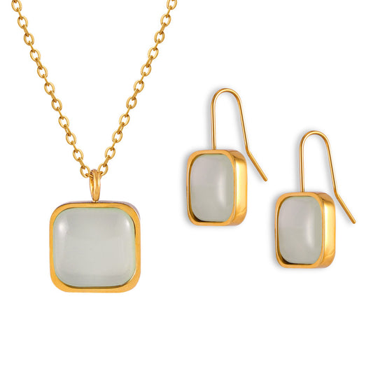 Elegant Geometric Resin Pendant Necklace Set