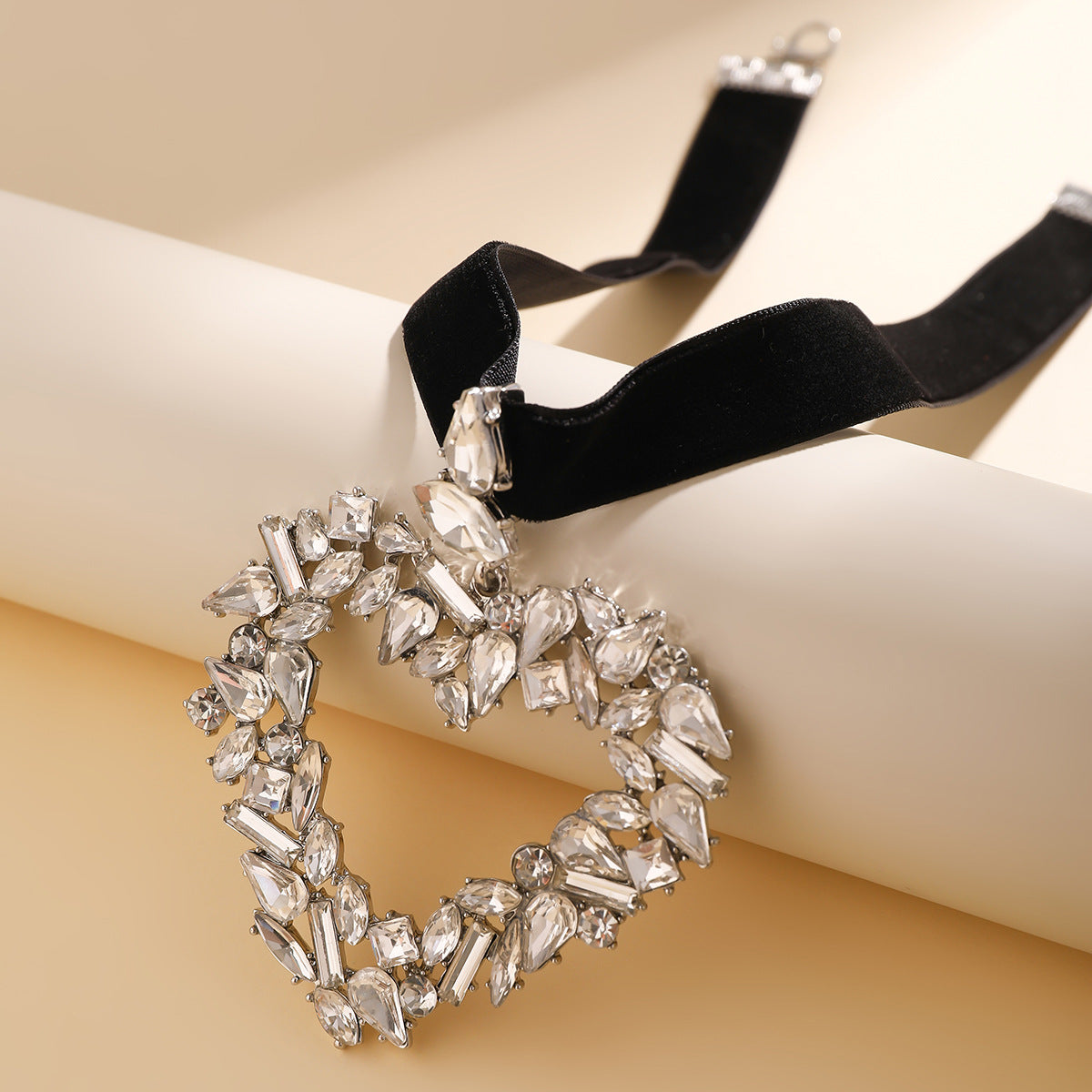 Bold Love Choker Jewelry Featuring European and American Cross Border, Statement Design, Luxe Plush Cloth, Water Diamond Necklace, and Accesory