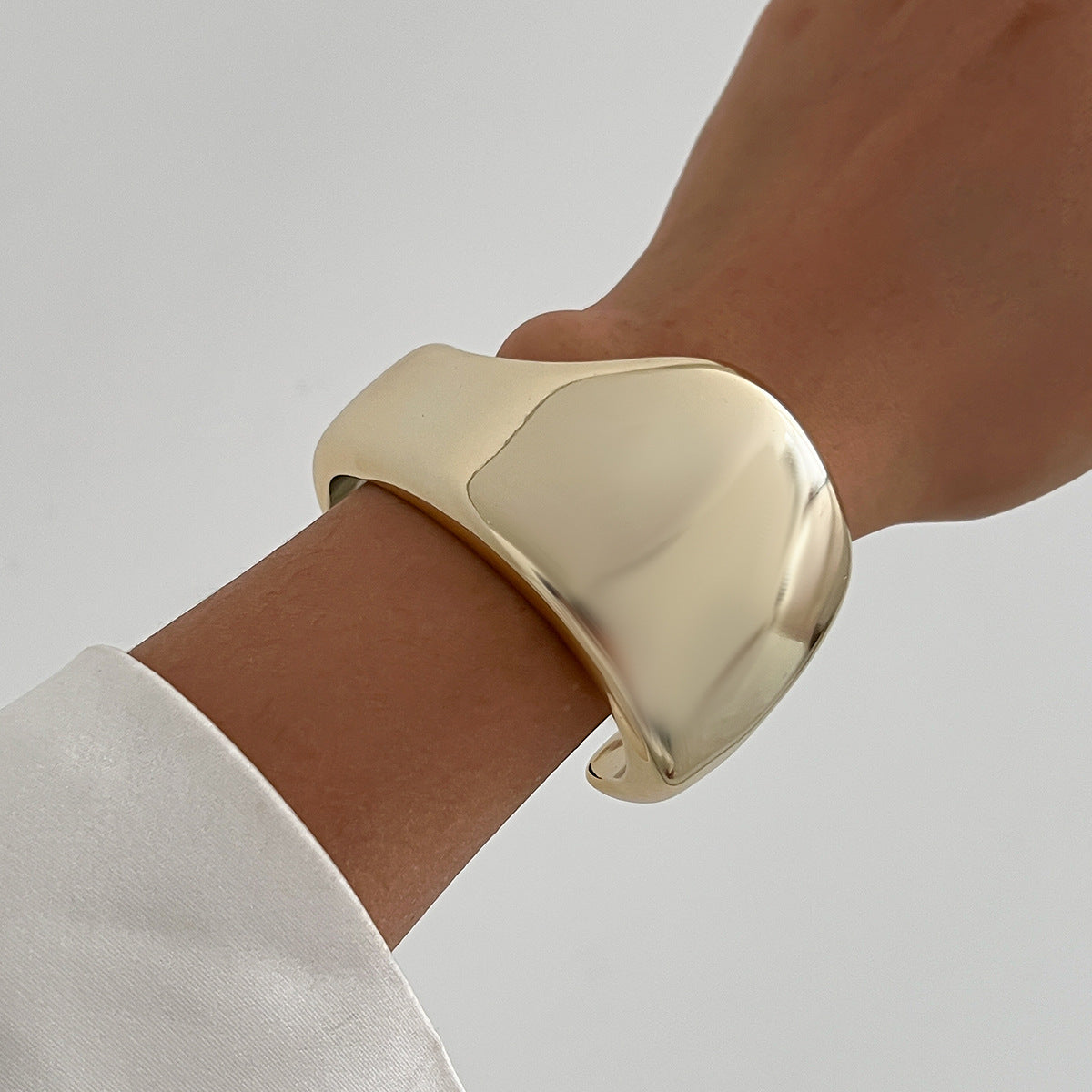 Planderful Vienna Verve Bracelet – Fashionable Geometric Design