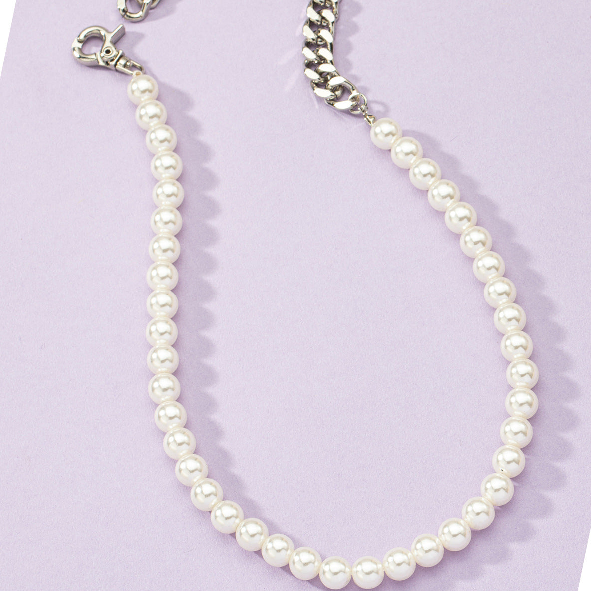 French Pearl Collar Necklace with Adjustable Design and Light Luxury Accent
