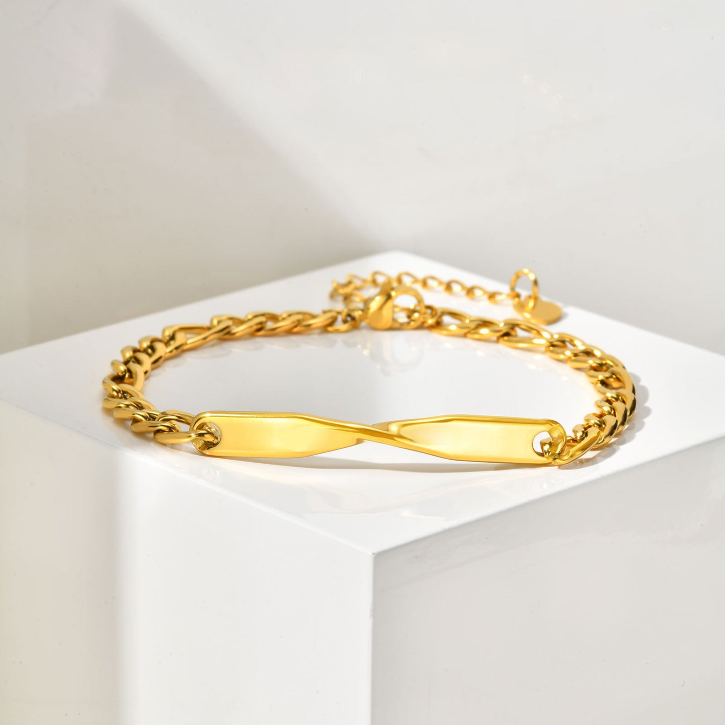 Planderful Gold Steel Mobius Bracelet For Couples Wear