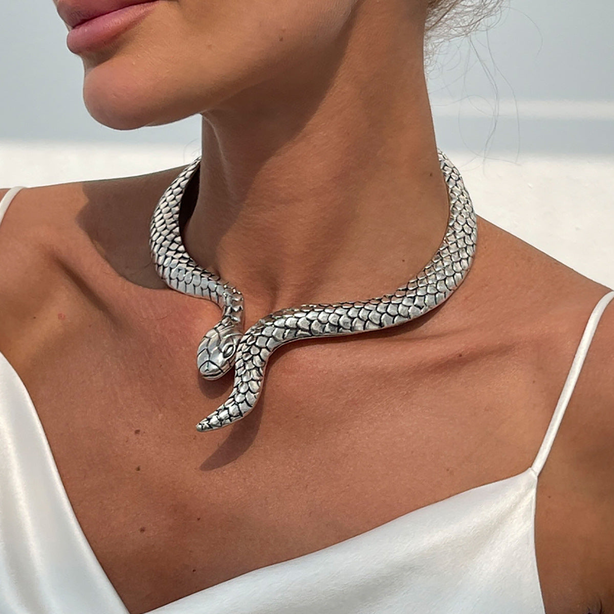 Planderful Vienna Verve Choker Necklace – Retro Hip-Hop Punk Style